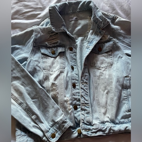 Distressed Jean Jacket. Size 1XL. Fashion Nova - Picture 3 of 9